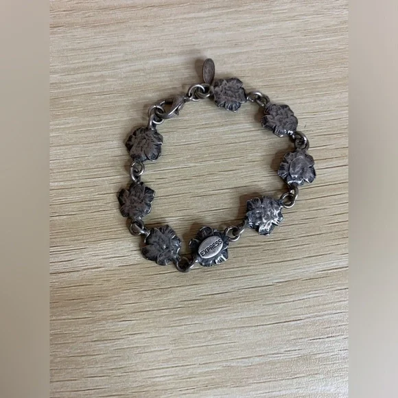 PRELOVED EXPRESS ROSE SILVER TONE LINK BRACELET - Picture 2 of 3